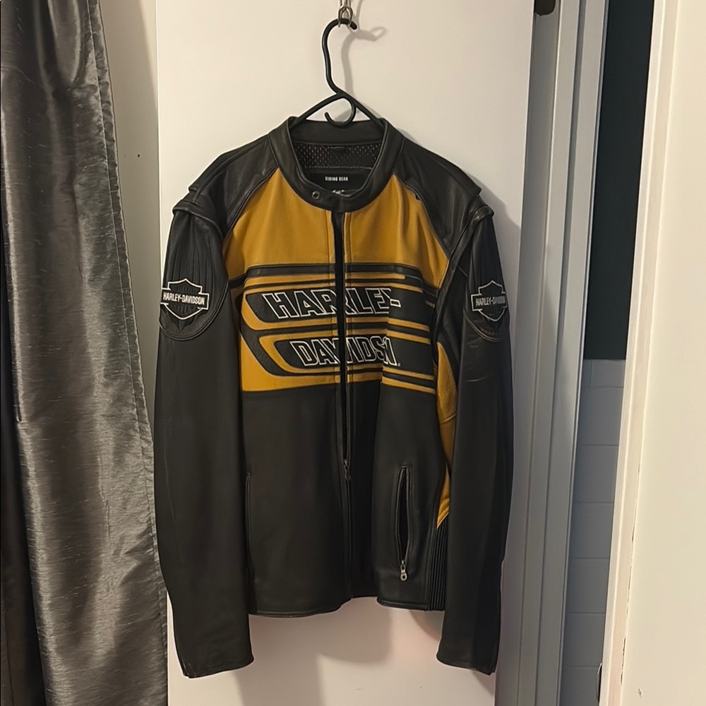 Harley-Davidson Men's Black and Gold Bomber Jacket